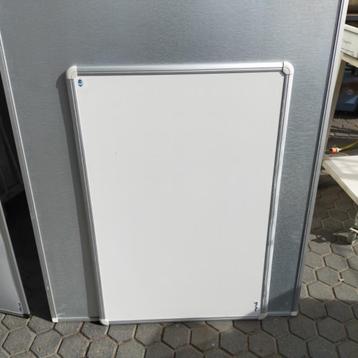 Whiteboard 60x90 cm ``Afgeprijsd`` meerdere op voorraad beschikbaar voor biedingen