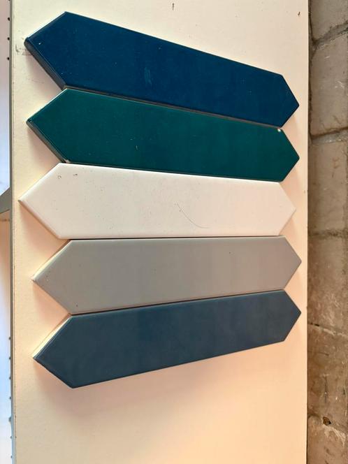 Tiles for free, 5 different colours 5 boxes, Huis en Inrichting, Woonaccessoires | Wandplanken en Boekenplanken, Nieuw, Ophalen