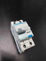Hager ADA 966G aardlekautomaat C16 30mA, Hobby en Vrije tijd, Elektronica-componenten, Ophalen of Verzenden, Zo goed als nieuw