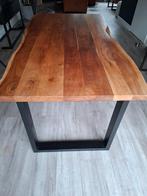 Boomstamtafel met stalen poten en bankje, Huis en Inrichting, Tafels | Eettafels, Ophalen, Gebruikt, 50 tot 100 cm, Vijf personen of meer