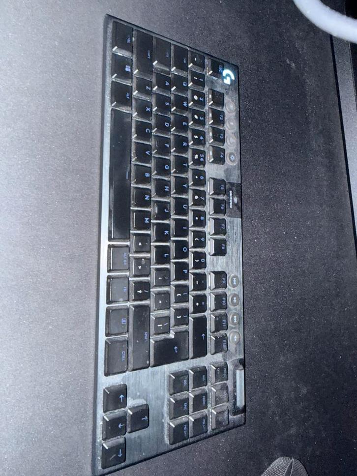 Logitech G915 TKL Gaming Toetsenbord, Computers en Software, Toetsenborden, Gebruikt, Qwerty, Draadloos, Gaming toetsenbord, Ophalen of Verzenden