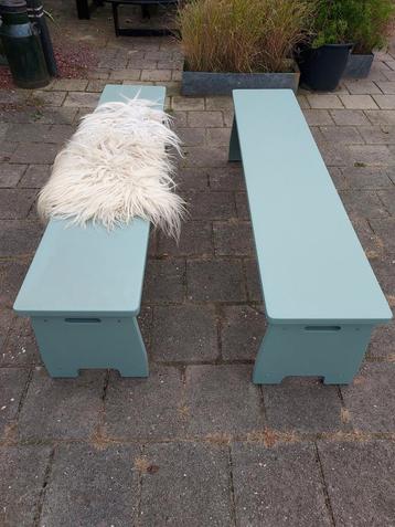 2 Stevige Houten Banken - €125 beschikbaar voor biedingen