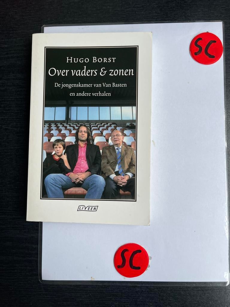 Hugo Borst - Over vaders & zonen (Boek), Boeken, Ophalen of Verzenden, Zo goed als nieuw