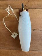 Vintage Wandlampje jaren 50 met glazen kapje, Antiek en Kunst, Antiek | Lampen, Ophalen of Verzenden