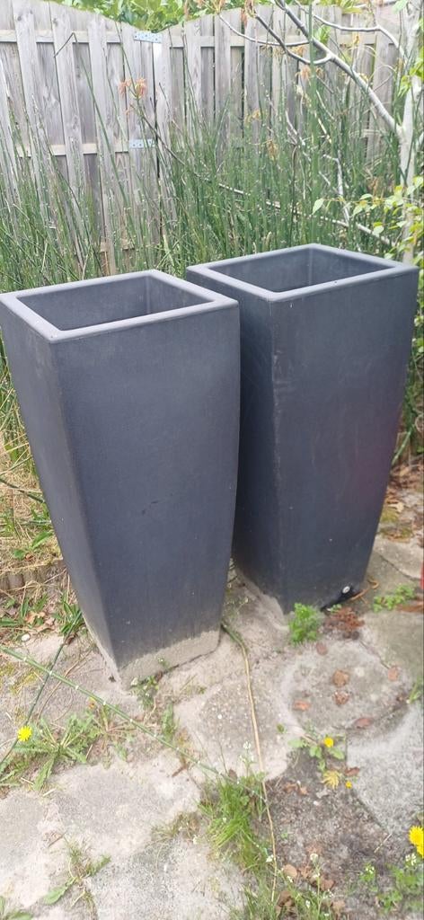 2x grote bloembakken kunstof 1m hoog, Tuin en Terras, Bloembakken en Plantenbakken, Ophalen, Zo goed als nieuw, Rond, Kunststof