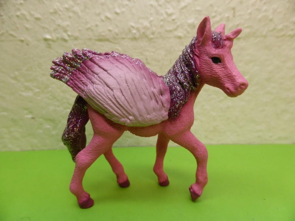 Schleich 82969 pegasus veulen miailin, Ophalen of Verzenden, Zo goed als nieuw, Paard, Beeldje of Figuurtje