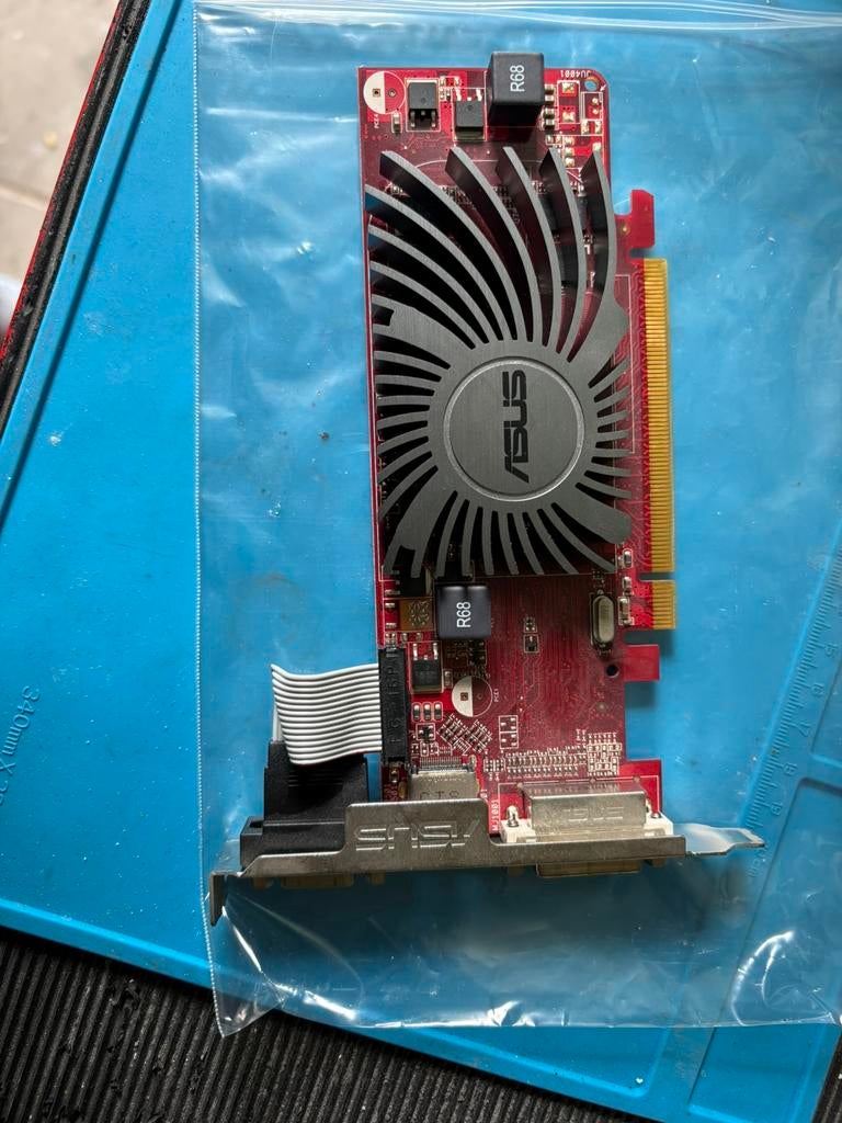 ASUS EAH6450 videokaart in nette staat en volledig werkend., Computers en Software, Videokaarten, Ophalen of Verzenden, Zo goed als nieuw