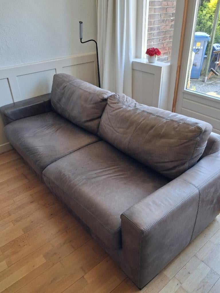 2 persoons leren bank, Huis en Inrichting, Banken | Bankstellen, Ophalen, Gebruikt, Tweepersoons, Rechte bank