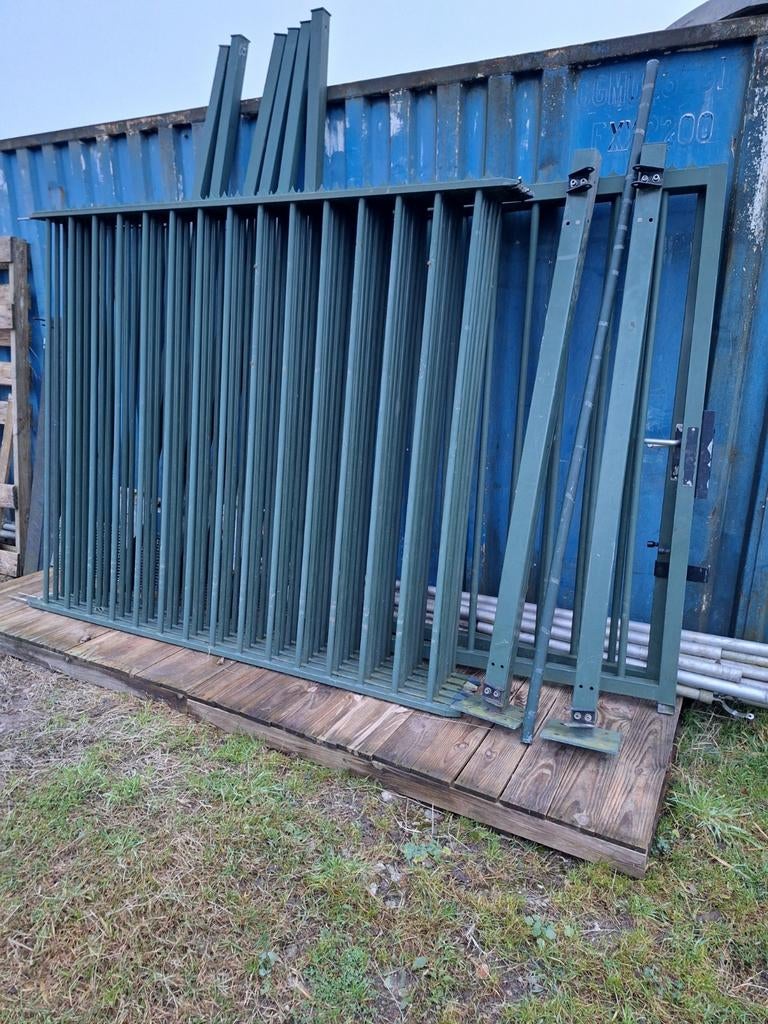 Hekwerk met dubbele poort, Tuin en Terras, Ophalen of Verzenden, Gebruikt, IJzer