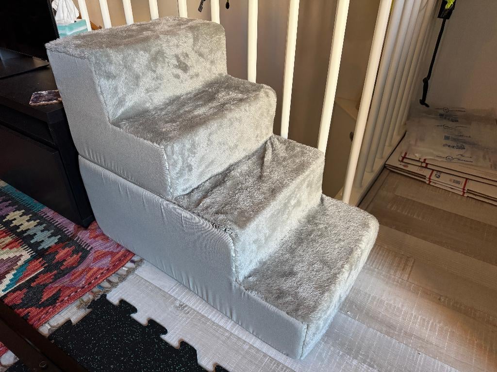 Dog Stairs, Ophalen, Zo goed als nieuw