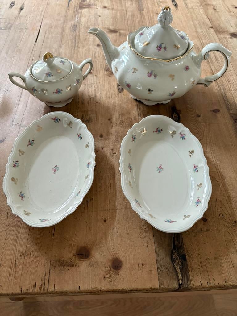 Spenzo Jenny bloemen 2 schaaltjes, suikerpotje en theepot, Ophalen