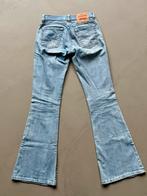 Levi's Jeans W27 L34 - Lichtblauwe Flared Jeans, Kleding | Dames, Ophalen of Verzenden, Gedragen, Blauw, W27 (confectie 34) of kleiner