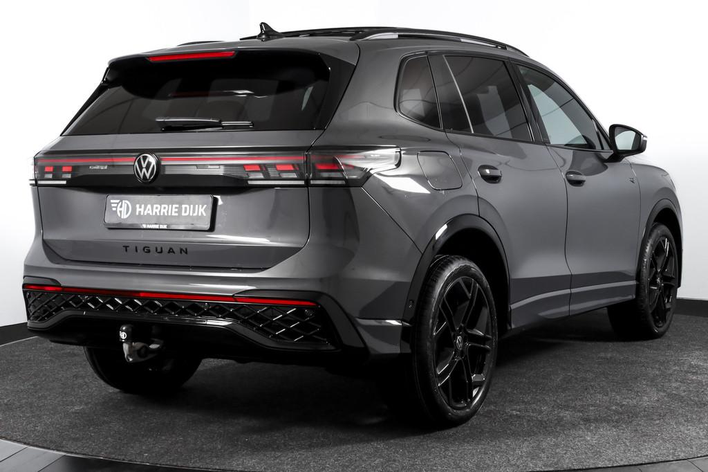 Volkswagen Tiguan 1.5 eHybrid 272 PK R-Line Edition | Black, Auto's, Volkswagen, 12 maanden, Stof, 4 cilinders, Plug-in hybride