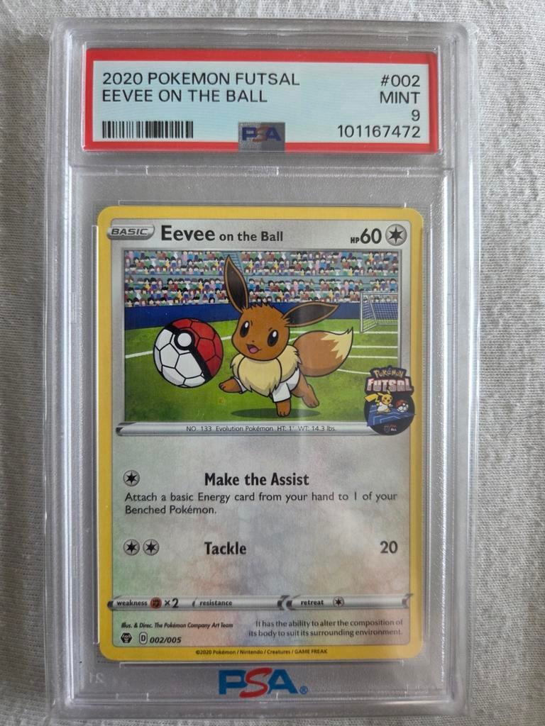 Eevee on the Ball PSA 9, Hobby en Vrije tijd, Verzamelkaartspellen | Pokémon, Ophalen of Verzenden, Zo goed als nieuw