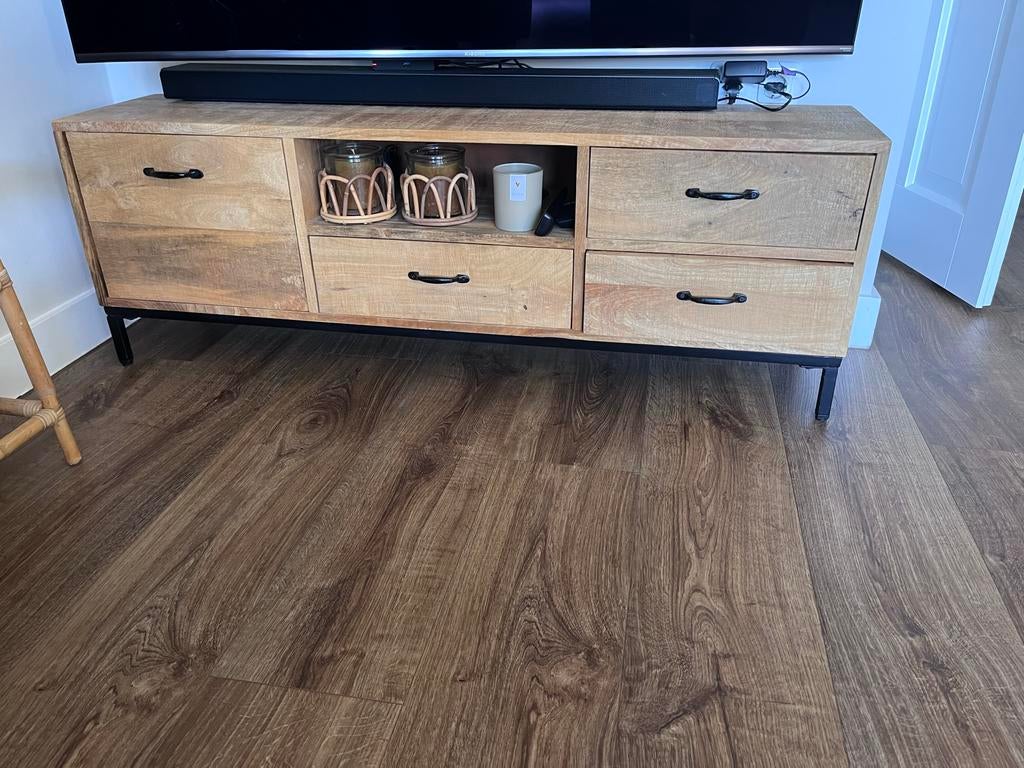 TV-meubel / dressoir mangohout met metalen onderstel, Huis en Inrichting, Kasten | Dressoirs, Ophalen, Gebruikt, 100 tot 150 cm