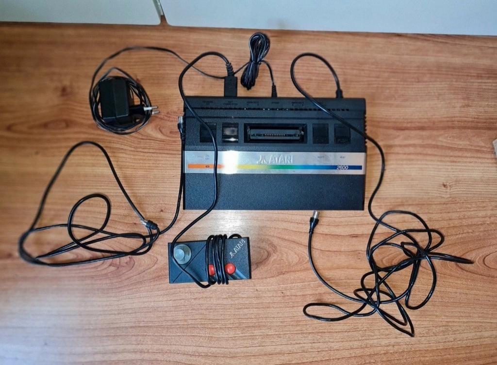 Vintage Atari 2600 + controller, Spelcomputers en Games, Spelcomputers | Atari, Ophalen of Verzenden
