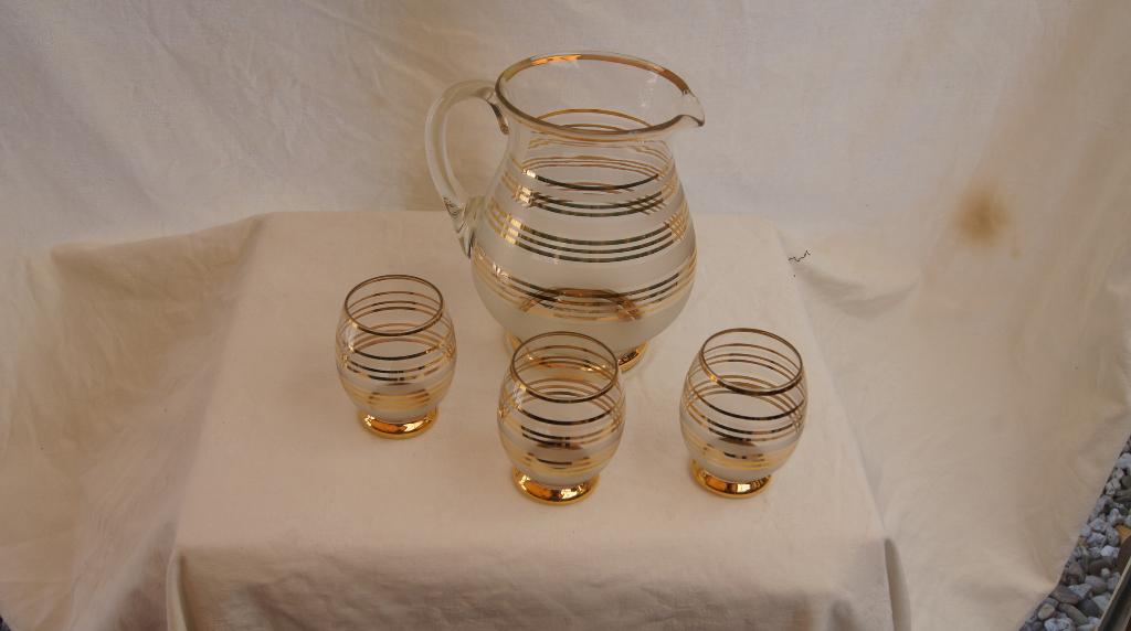 Siroop kan met Glaasjes / Karafje, Ophalen of Verzenden