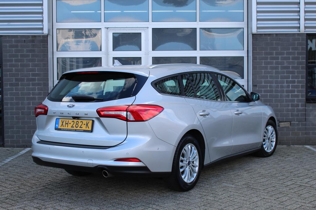 Ford FOCUS Wagon 1.0 EcoBoost Titanium Business / Carplay /, Auto's, Stof, Gebruikt, Lichtsensor, Zilver of Grijs