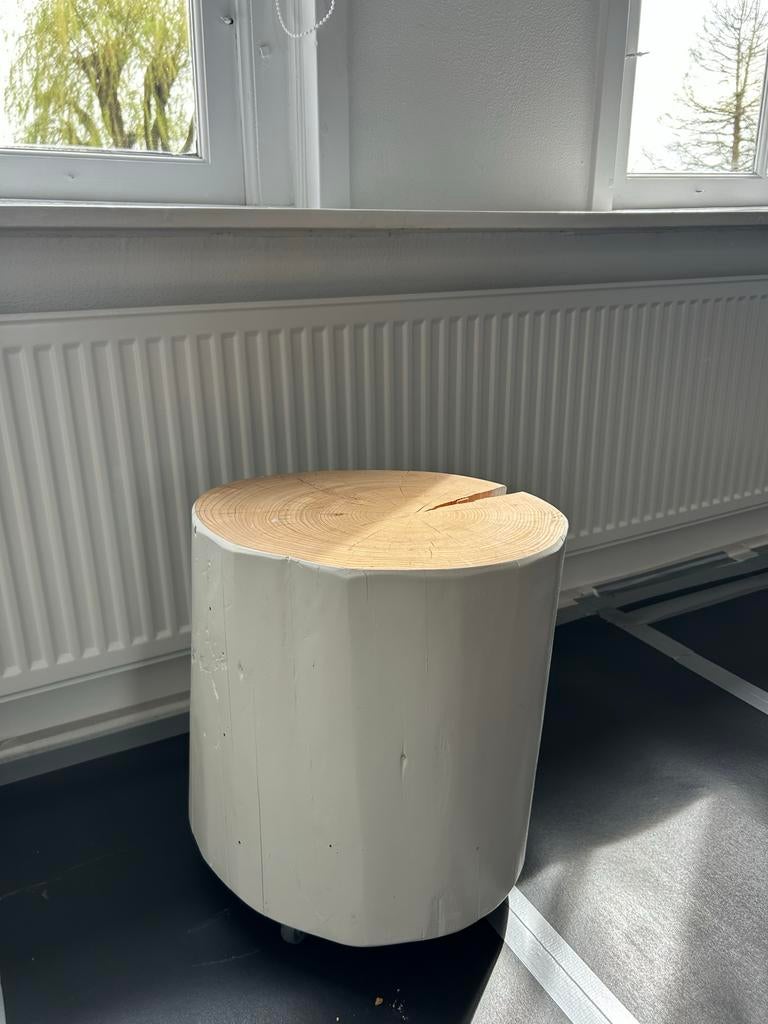 Houten krukje op wieltjes - massief hout, Huis en Inrichting, Krukjes, Ophalen, Zo goed als nieuw, Hout