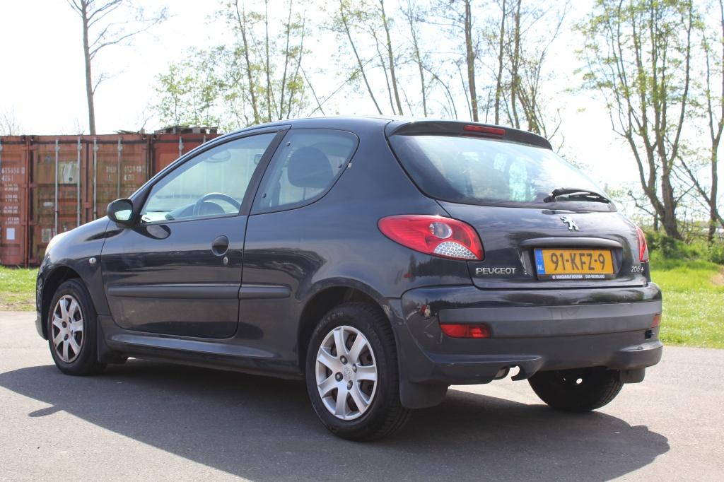 Peugeot 206+ 1.1 XR/APK TOT 11/08/2026 (bj 2009), Keurmerk '100% Onderhouden', 206+, Stof, Gebruikt