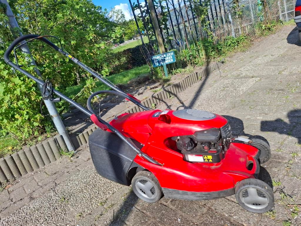 Briggs & stratton benzine grasmaaier. Bj 2010, Ophalen, Cirkelmaaier, Gebruikt, Briggs & Stratton