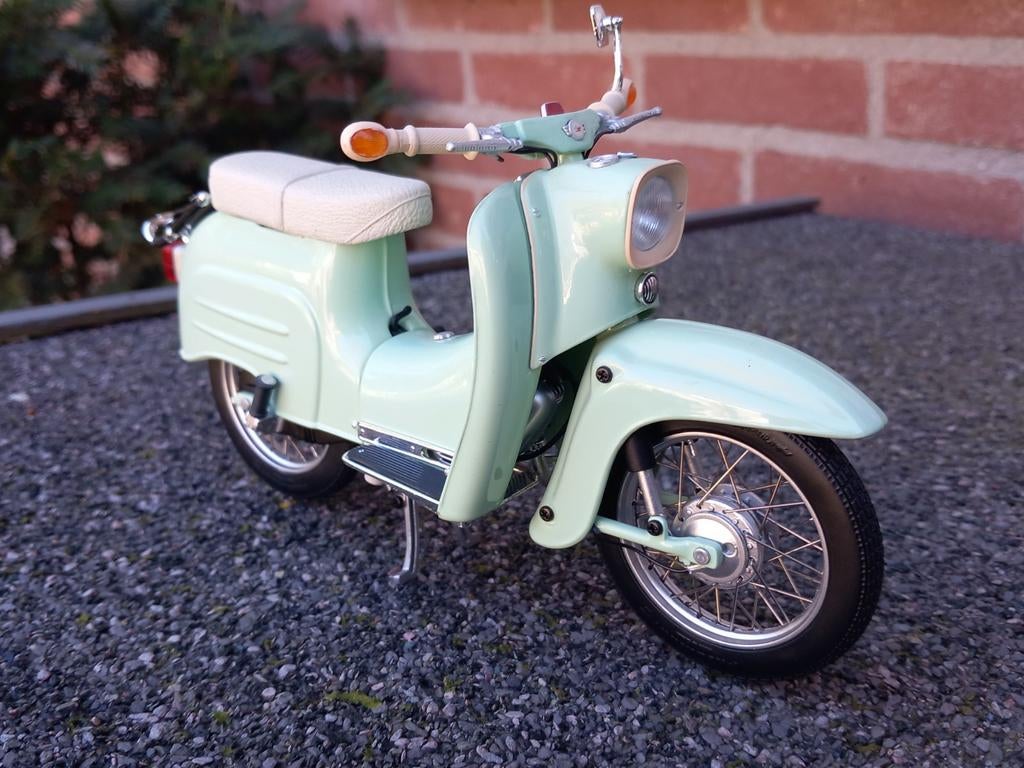Simson Schwalbe KR51/1.  Schuco  1/10, Ophalen of Verzenden, Nieuw, 1:9 t/m 1:12, Motor