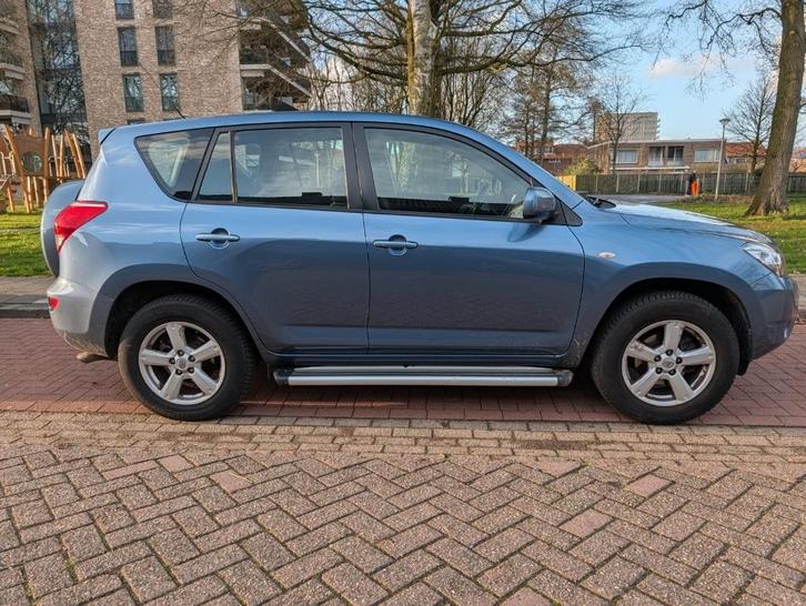 Top onderhouden Toyota RAV4 2.0 4WD | Nieuwe APK & Koplampen, Auto's, Toyota, Bedrijf, Rav4, 4x4, Achteruitrijcamera, Centrale vergrendeling