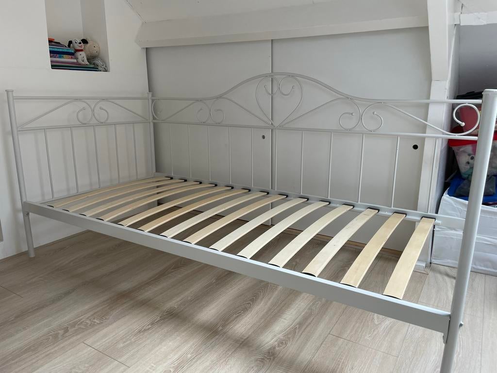 Mooi metalen 1persoons bed in wit. 90x200cm, Ophalen, Gebruikt, 90 cm, Eenpersoons