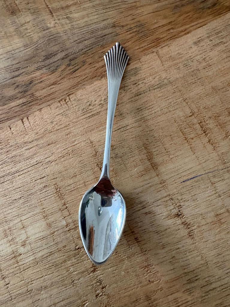 Verzilverd (mokka)lepeltje met versierd handvat, Ophalen of Verzenden