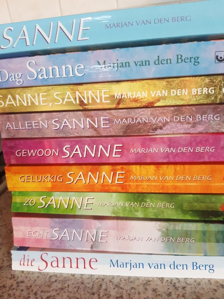 5 boeken over Sanne van Marjan v.d.Berg, Ophalen of Verzenden, Zo goed als nieuw, Marjan van den Berg