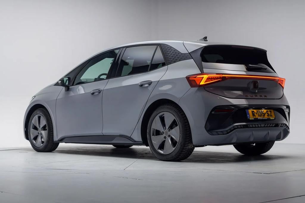 CUPRA Born 62kWh Business Aut [ Climate Navi Stuurverwarming, Auto's, Automaat, 0 cilinders, Gebruikt, Parkeersensor