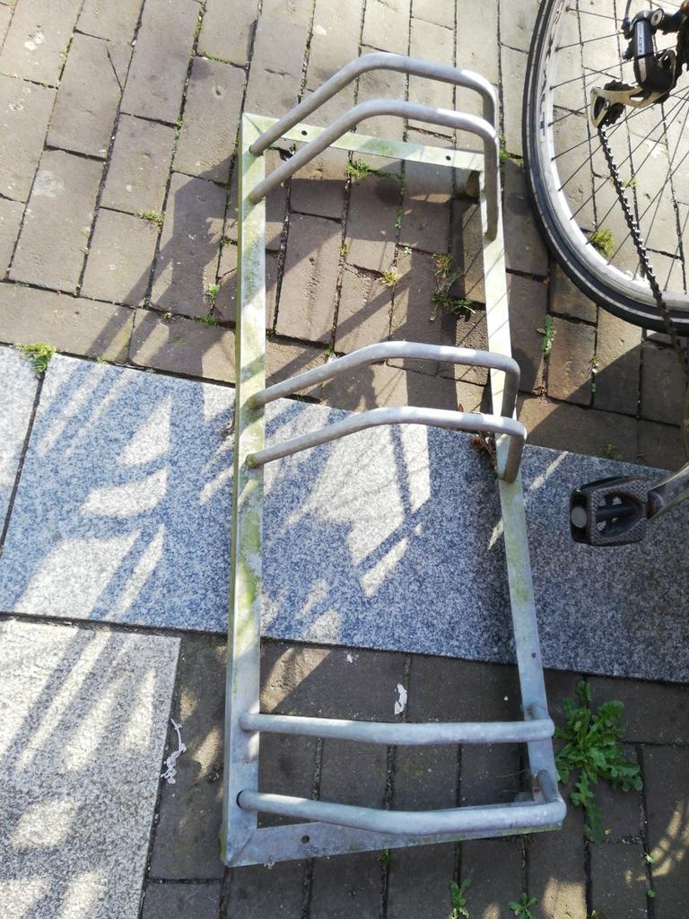 Fietsenrek voor 3 fietsen, Fietsen en Brommers, Fietsaccessoires | Fietsenrekken, Ophalen of Verzenden