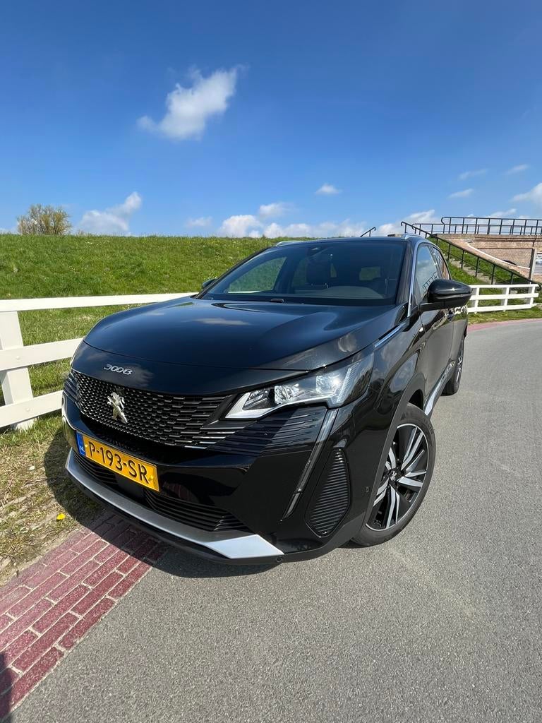 Peugeot 3008 GT AUT Panoramadak Afn Trekhaak Leer Dealerond, Auto's, 1199 cc, Zwart, 690 kg, 3 cilinders