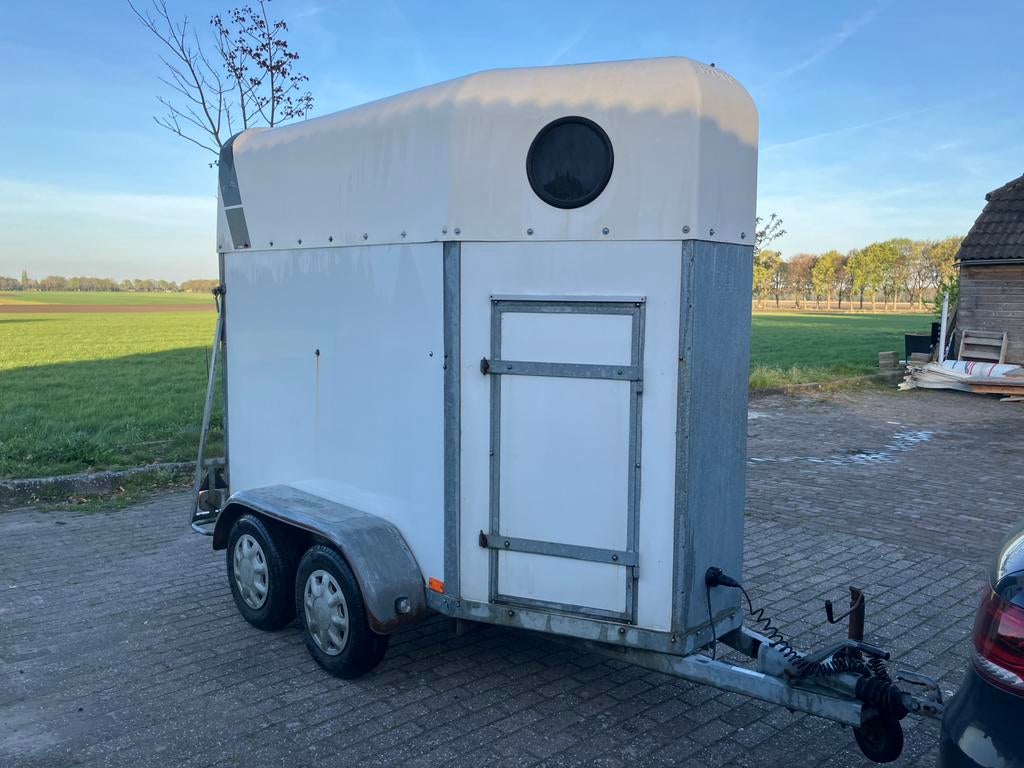 Wecso 1.1/2 paards trailer, Ophalen of Verzenden, Zo goed als nieuw, Hout, 1½-paards trailer
