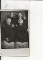 Scheveningen Hofje van Eik met doek tegen de warmte, Ophalen of Verzenden, Voor 1920, Ongelopen, Zuid-Holland