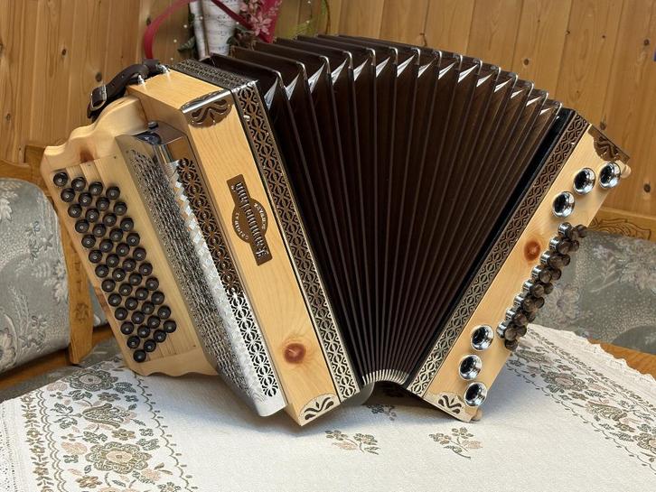 Steirische Harmonika Kärntnerland Zirbenduft, Muziek en Instrumenten, Accordeons, Nieuw, Knopaccordeon, Overige formaten, Overige merken