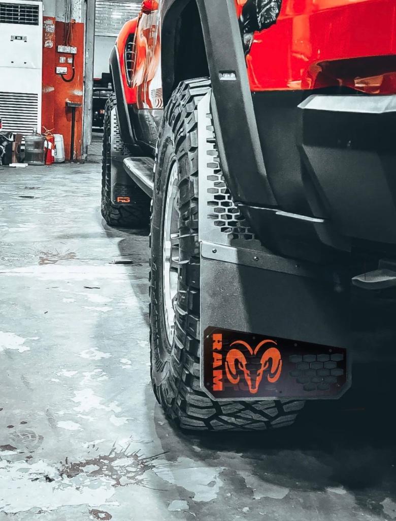 RVS spatlappen Dodge RAM / F-150 / Sierra / offroad op maat, Nieuw, Ophalen of Verzenden, Achter, Universele onderdelen