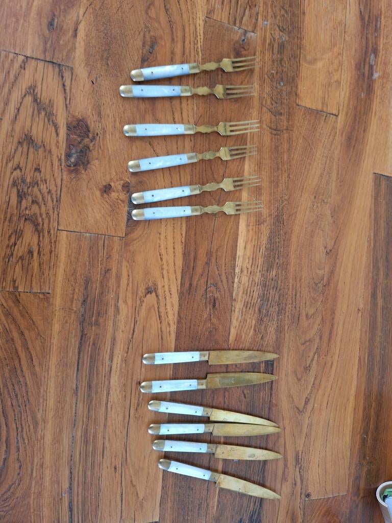 Vintage bestekset: 6 vorkjes en 6 mesjes met parelmoer, Antiek en Kunst, Antiek | Bestek, Ophalen