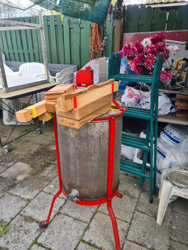 Gegoten kunstraat bijen en kasten hout, Minder dan 3 m³, Ophalen