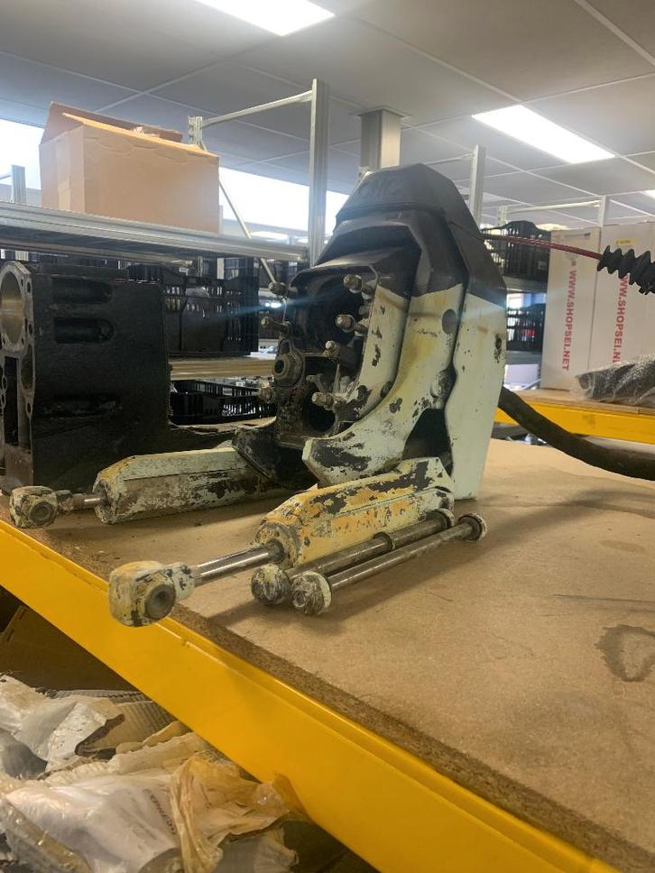 OMC / Volvo Transom + trim cilinders, Watersport en Boten, Accessoires en Onderhoud, Gebruikt, Motor en Techniek, Ophalen of Verzenden