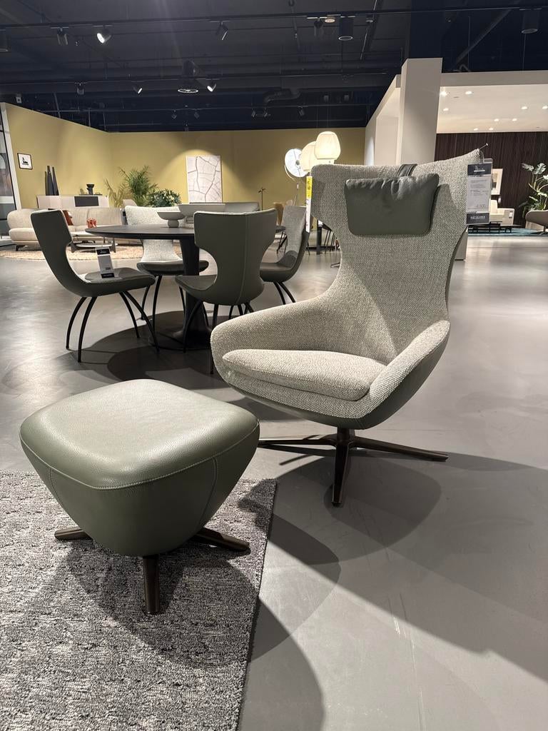 Leolux Caruzzo Plus Fauteuil + Voetenbank - Showroommodel, Ophalen, Nieuw, 50 tot 75 cm, Leer