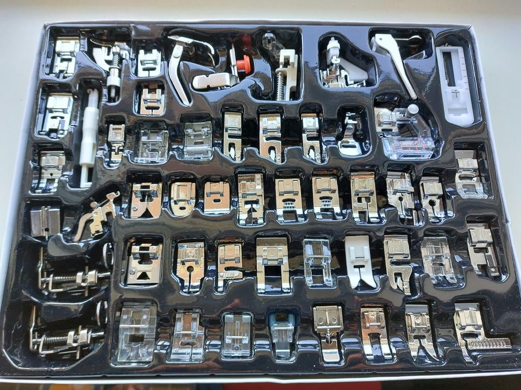 Uitgebreide set naaimachine voetjes, Ophalen of Verzenden, Toebehoren, Overige merken