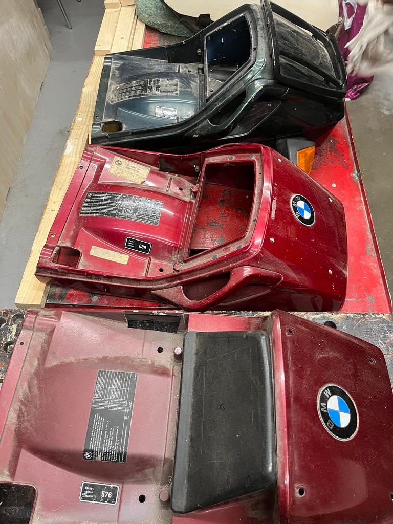 BMW K100 onderdelen: Kuip onder zadel (rood en zwart), Motoren, Onderdelen | BMW, Ophalen of Verzenden, Gebruikt