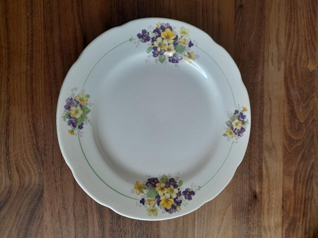 Tien vintage borden met bloemmotief Gouda plateel, Antiek en Kunst, Ophalen