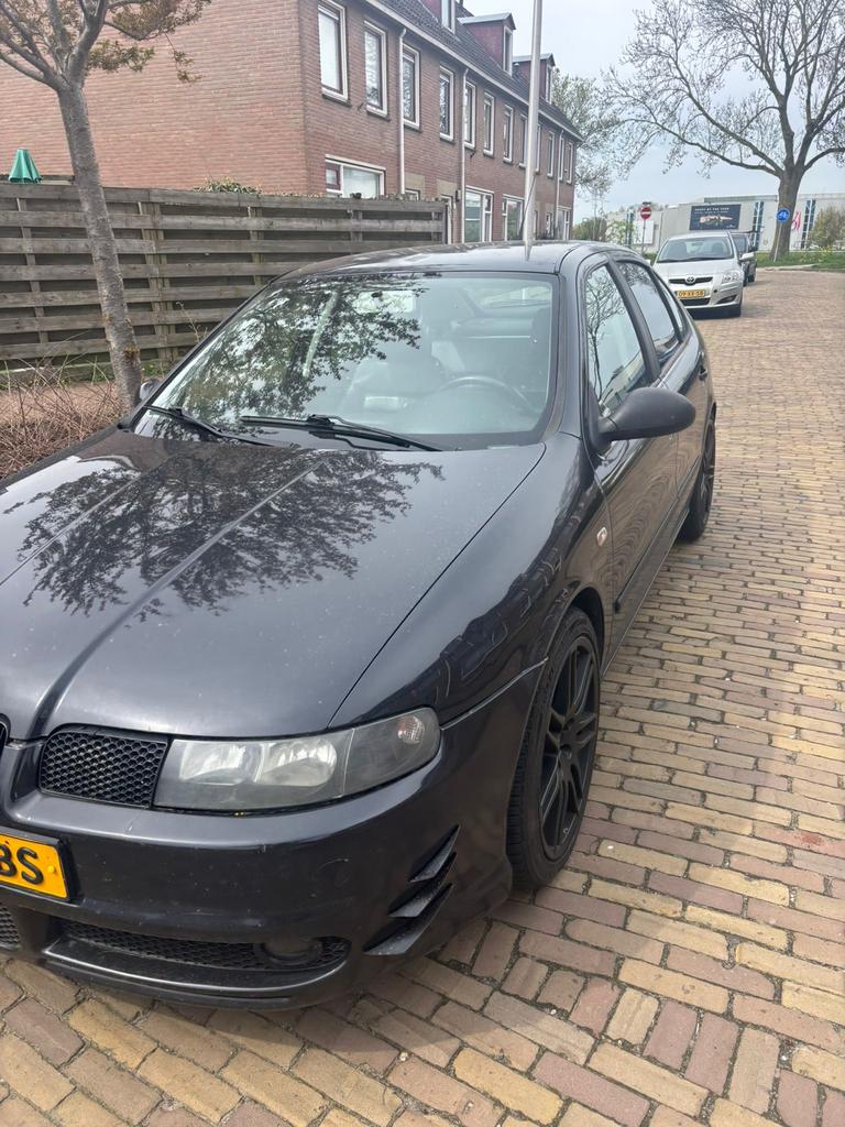Seat Leon 1.6 16V 77KW 2004 Zwart, Voorwielaandrijving, 4 cilinders, Leon, Zwart