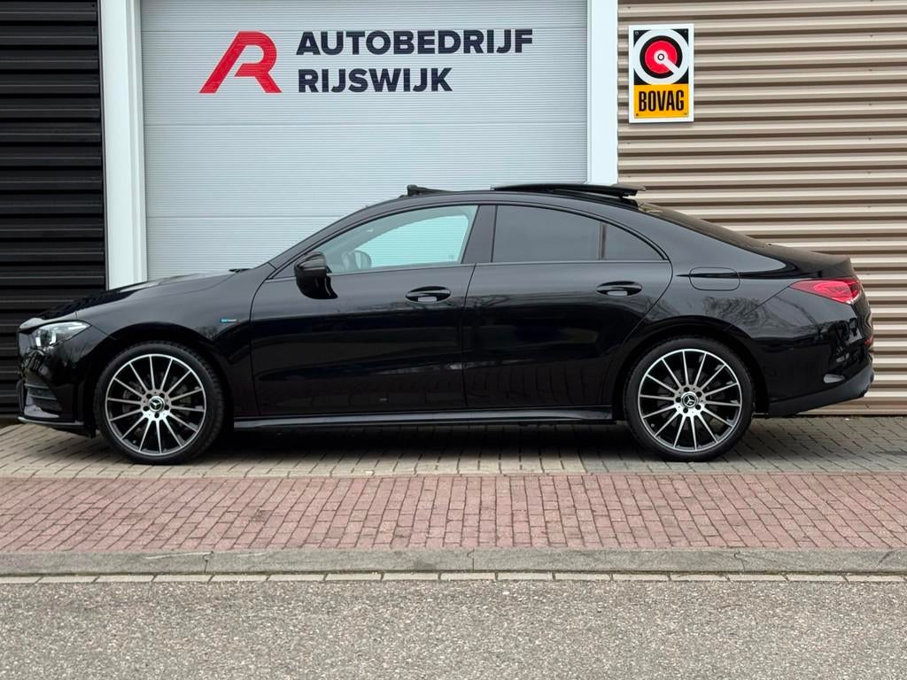 Mercedes-Benz CLA-klasse 250 e AMG Pano/Sfeer/MBUX, Gebruikt, 4 cilinders, Alcantara, Zwart
