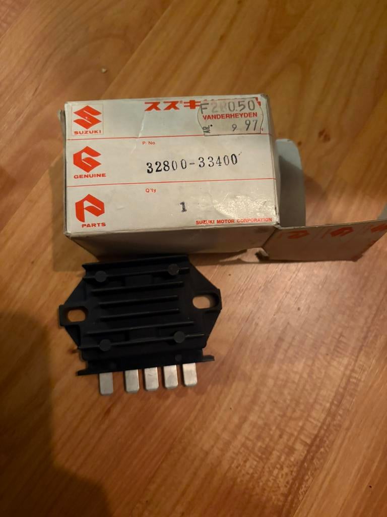Suzuki ts250x spanningsregelaar NOS, Motoren, Onderdelen | Suzuki, Ophalen of Verzenden