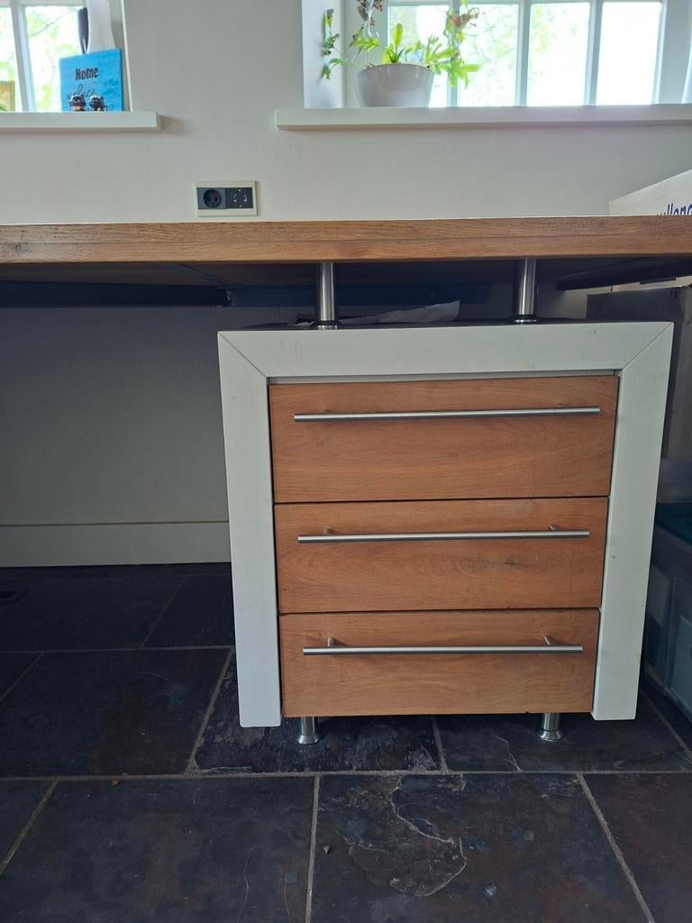 2 ladeblokken 60x60x68cm, eventueel met eiken blad, Ophalen