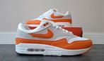 Nike Air Max 1 Safety Orange, maat 44,5 Nieuw!!, Wit, Nike, Nieuw, Ophalen of Verzenden