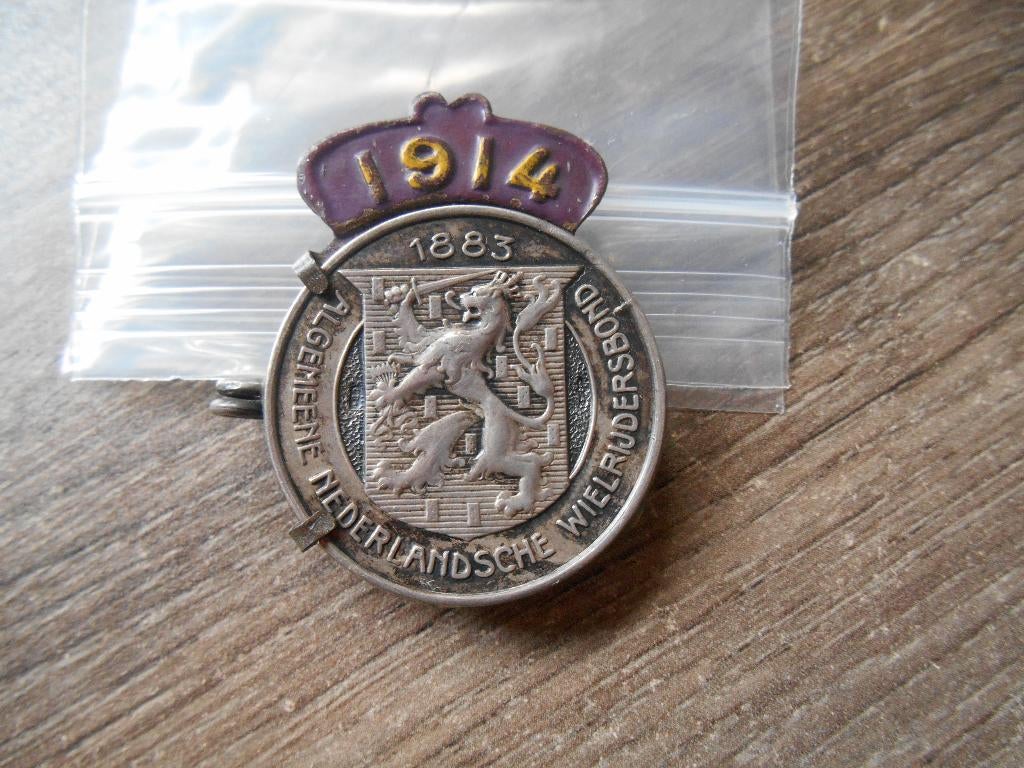 ANWB broche speld Wielrijders Bond wielrijdersbond, Ophalen of Verzenden, Gebruikt, Overige onderwerpen, Speldje of Pin